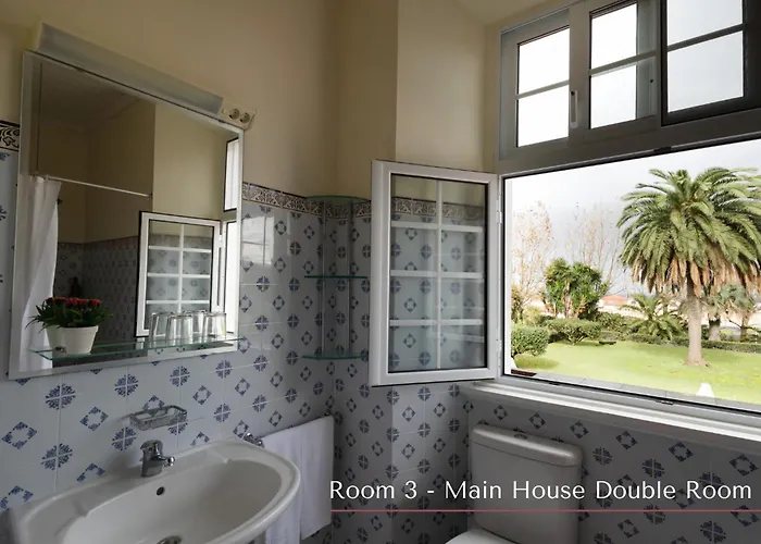 Solar De Lalem Bed & Breakfast Maia (Sao Miguel)