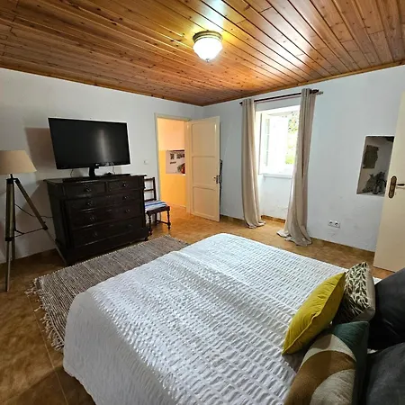 Alojamento de Acomodação e Pequeno-almoço Solar De Lalem Maia (Sao Miguel)